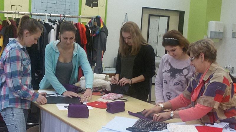 2017 Kroužek šití