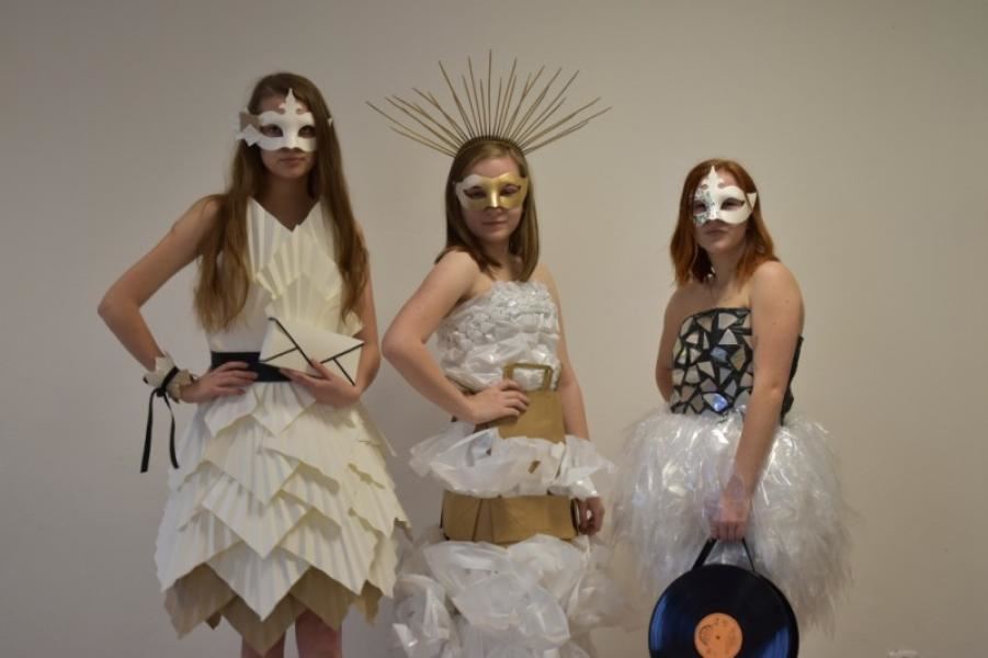 2020 Plasty & papír