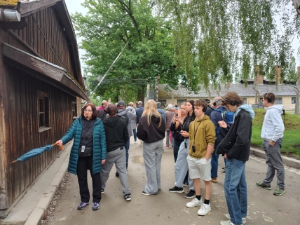 Exkurze do Osvětimi, historie ožívá před očima a mrazí z ní