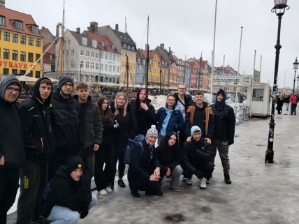 Průmpe jede na praxi do Švédska